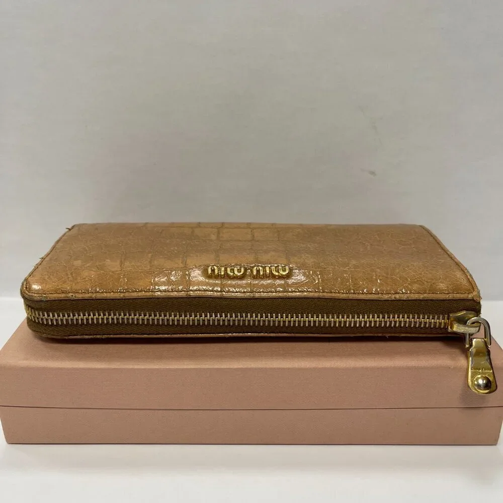 Miu Miu Crocodile-Embossed Leather Zip-Around Wallet, Cammello - Preowned